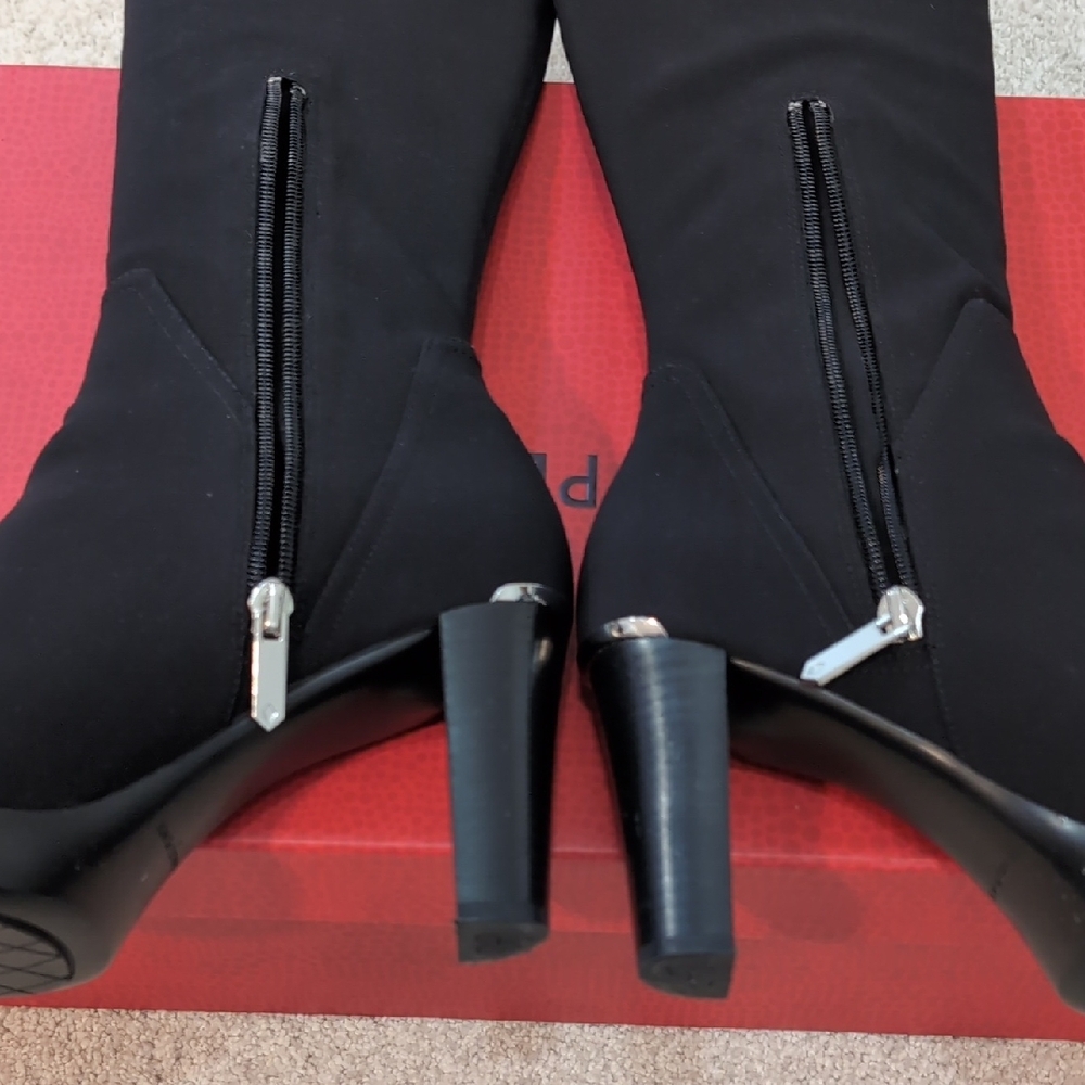 Donald J. Pliner Elegant Black Heeled Boots - Picture 4 of 11